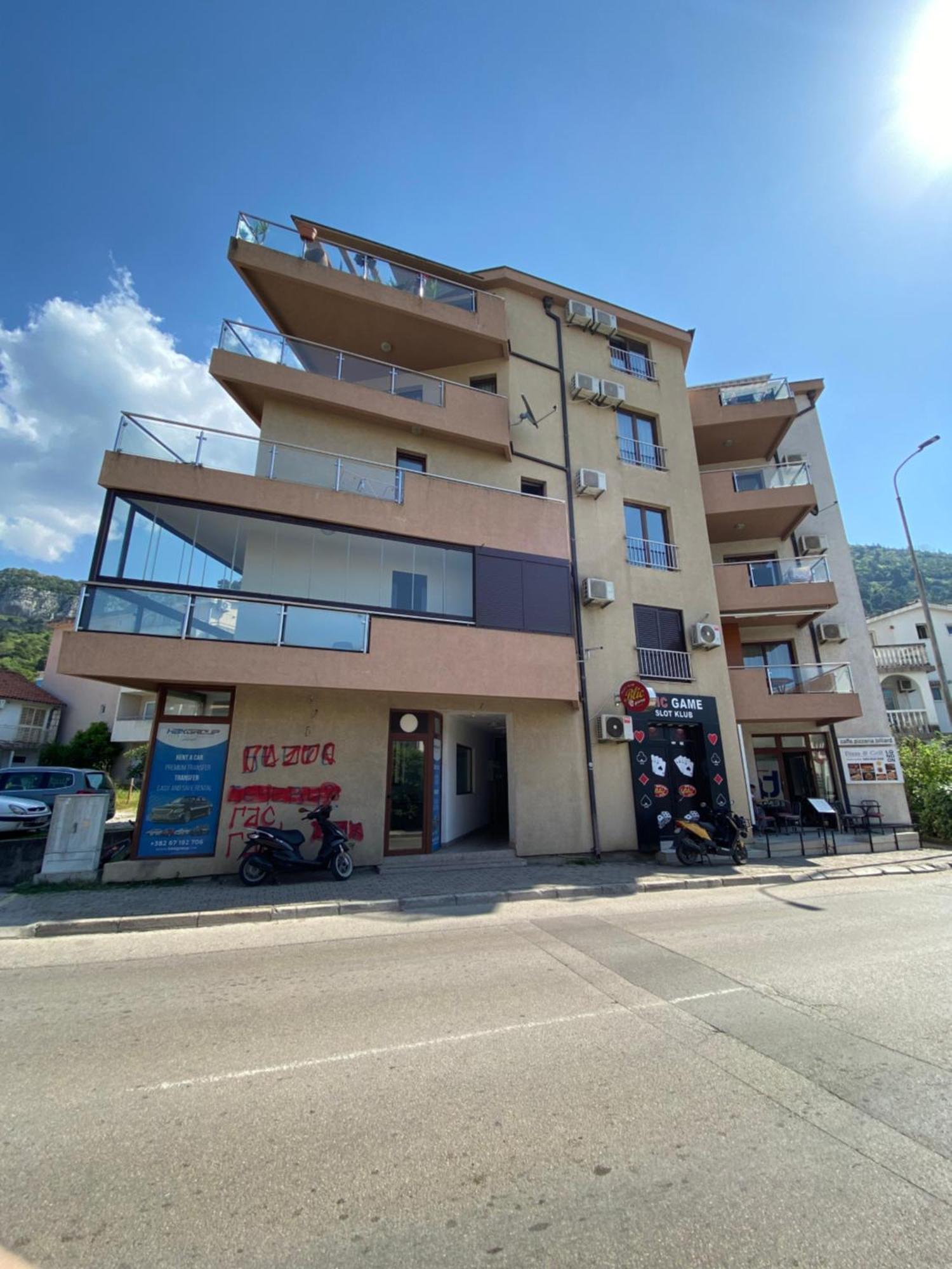 Yasmin Apartment Budva